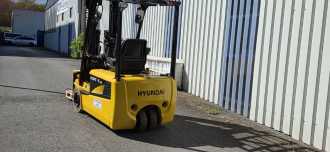 Použité vysokozdvižné vozíky HYUNDAI 15BT-7 ELEKTRO DREIRADFRONTSTAPLER (13045443)