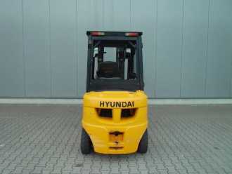 Použité vysokozdvižné vozíky HYUNDAI 25D -7 DIESEL VIERRADFRONTSTAPLER (13074623)