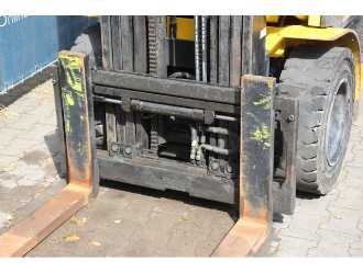 Použité vysokozdvižné vozíky HYUNDAI 33L-7A GAS VIERRADFRONTSTAPLER (13064287)