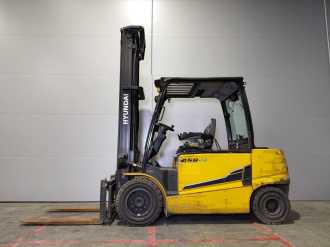 Použité vysokozdvižné vozíky HYUNDAI 45B9 ELEKTRO VIERRADFRONTSTAPLER (13048329)