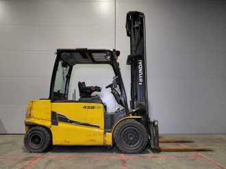 Použité vysokozdvižné vozíky HYUNDAI 45B9 ELEKTRO VIERRADFRONTSTAPLER (13048329)