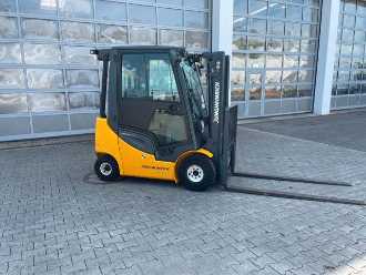 Použité vysokozdvižné vozíky JUNGHEINRICH DFG 316s / Triplex: 4.4m / 2.008h / Klima / SS DIESEL VIERRADFRONTSTAPLER (13052334)