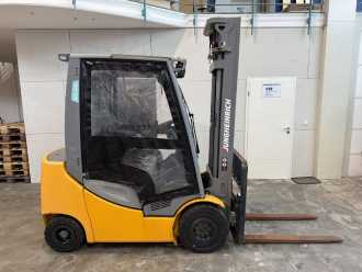 Použité vysokozdvižné vozíky JUNGHEINRICH DFG 320 S / Halbkabine / 878 Std. DIESEL VIERRADFRONTSTAPLER (13065367)