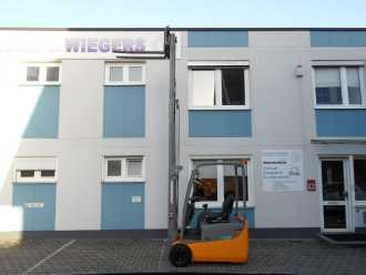 Použité vysokozdvižné vozíky JUNGHEINRICH EFG 115 - Triplex - NEUE Batterie - aufgearbeitet ELEKTRO DREIRADFRONTSTAPLER (13064900)