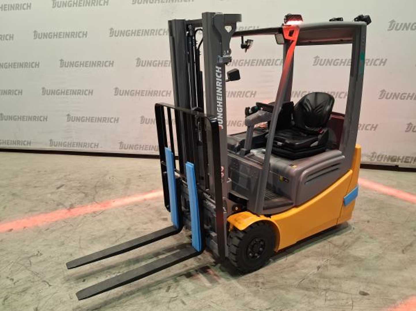 Použité vysokozdvižné vozíky JUNGHEINRICH EFG 215 Li SP GE 100-310 ZZ ELEKTRO VIERRADFRONTSTAPLER (13069940)