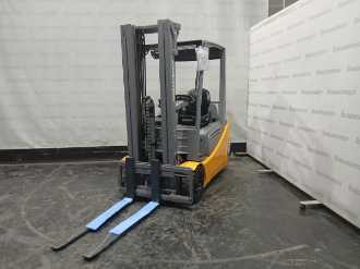 Použité vysokozdvižné vozíky JUNGHEINRICH EFG 216 SP GE 115 464 DZ ELEKTRO VIERRADFRONTSTAPLER (13065605)