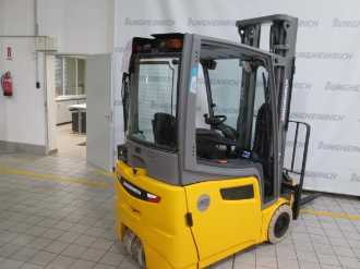 Použité vysokozdvižné vozíky JUNGHEINRICH EFG 216k SP GE 115-550 DZ ELEKTRO VIERRADFRONTSTAPLER (13006208)