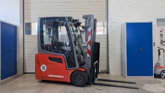 Použité vysokozdvižné vozíky JUNGHEINRICH EFG 216k neuwertig ELEKTRO DREIRADFRONTSTAPLER (13070500)