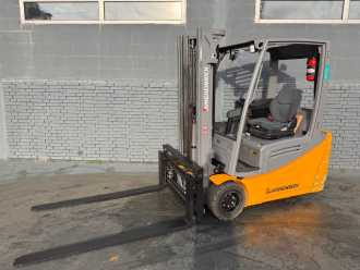 Použité vysokozdvižné vozíky JUNGHEINRICH EFG 218 Baujahr 2020 / Stunden 9739 HH 3100 ELEKTRO DREIRADFRONTSTAPLER (13009679)