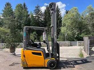 Použité vysokozdvižné vozíky JUNGHEINRICH EFG 218k - 800DZ ELEKTRO DREIRADFRONTSTAPLER (13076930)
