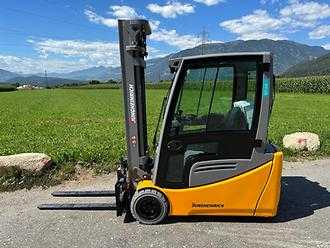 Použité vysokozdvižné vozíky JUNGHEINRICH EFG 220 - 550DZ  *NEU*NEW* ELEKTRO DREIRADFRONTSTAPLER (13067266)