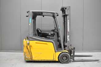 Použité vysokozdvižné vozíky JUNGHEINRICH EFG 220 /56213/ ELEKTRO DREIRADFRONTSTAPLER (13028567)