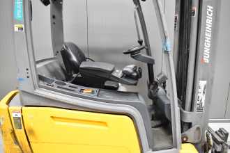 Použité vysokozdvižné vozíky JUNGHEINRICH EFG 220 /56213/ ELEKTRO DREIRADFRONTSTAPLER (13028567)