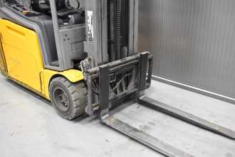 Použité vysokozdvižné vozíky JUNGHEINRICH EFG 220 /56213/ ELEKTRO DREIRADFRONTSTAPLER (13028567)
