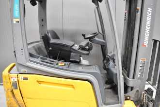 Použité vysokozdvižné vozíky JUNGHEINRICH EFG 220 /56214/ ELEKTRO DREIRADFRONTSTAPLER (13028568)