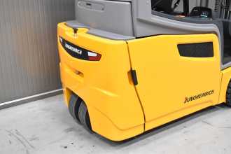 Použité vysokozdvižné vozíky JUNGHEINRICH EFG 220 /57707/ ELEKTRO DREIRADFRONTSTAPLER (13037254)