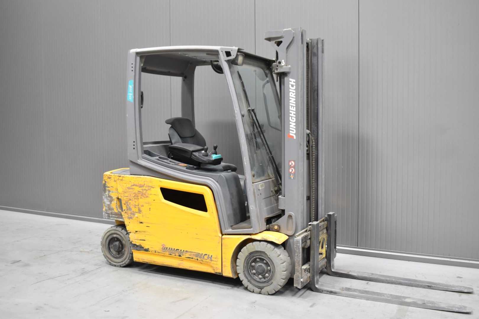 Použité vysokozdvižné vozíky JUNGHEINRICH EFG 316 /58056/ ELEKTRO VIERRADFRONTSTAPLER (13048543)