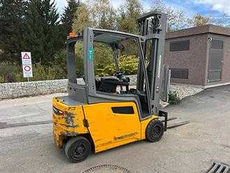Použité vysokozdvižné vozíky JUNGHEINRICH EFG 320 - 400ZZ ELEKTRO VIERRADFRONTSTAPLER (13073704)
