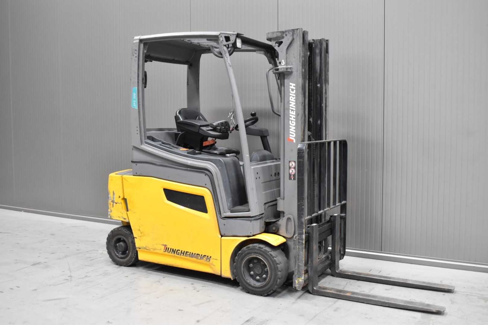 Použité vysokozdvižné vozíky JUNGHEINRICH EFG 320 /58921/ ELEKTRO VIERRADFRONTSTAPLER (13069532)