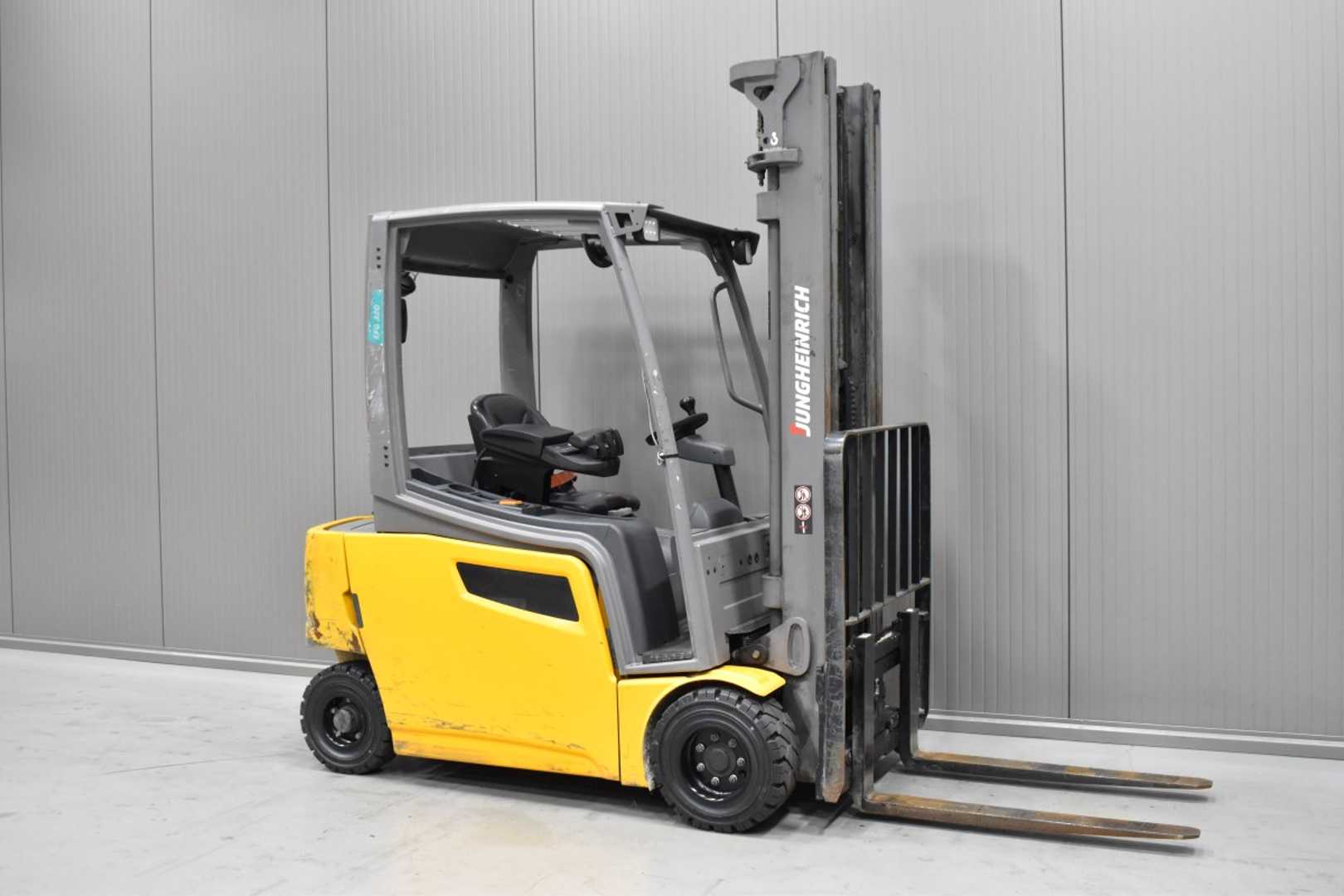 Použité vysokozdvižné vozíky JUNGHEINRICH EFG 320 /58923/ ELEKTRO VIERRADFRONTSTAPLER (13069542)