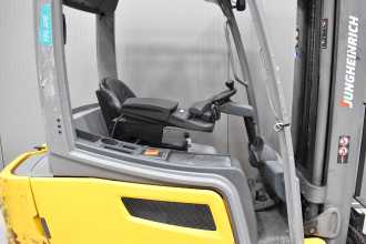 Použité vysokozdvižné vozíky JUNGHEINRICH EFG 320 /58923/ ELEKTRO VIERRADFRONTSTAPLER (13069542)
