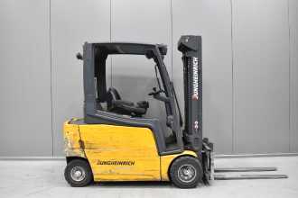 Použité vysokozdvižné vozíky JUNGHEINRICH EFG 320 /58988/ ELEKTRO VIERRADFRONTSTAPLER (13070396)