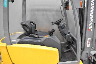 Použité vysokozdvižné vozíky JUNGHEINRICH EFG 320 N /57652/ ELEKTRO VIERRADFRONTSTAPLER (13065590)