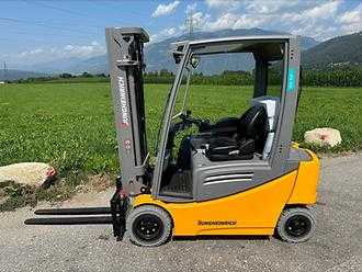 Použité vysokozdvižné vozíky JUNGHEINRICH EFG 320 - NEU * NEW  ELEKTRO VIERRADFRONTSTAPLER (13067264)