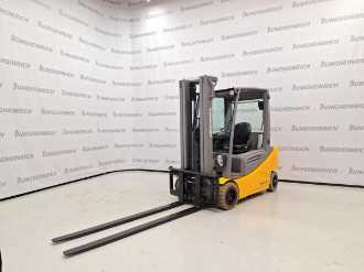 Použité vysokozdvižné vozíky JUNGHEINRICH EFG 320 SP ZVG G200 470DZ ELEKTRO VIERRADFRONTSTAPLER (13031788)