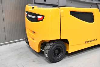 Použité vysokozdvižné vozíky JUNGHEINRICH EFG 425 k /56731/ ELEKTRO VIERRADFRONTSTAPLER (13029657)