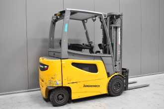 Použité vysokozdvižné vozíky JUNGHEINRICH EFG 425 k /58983/ ELEKTRO VIERRADFRONTSTAPLER (13070399)