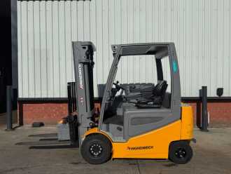 Použité vysokozdvižné vozíky JUNGHEINRICH EFG 425 / nur 487 Stunden ELEKTRO VIERRADFRONTSTAPLER (13068463) backdrop