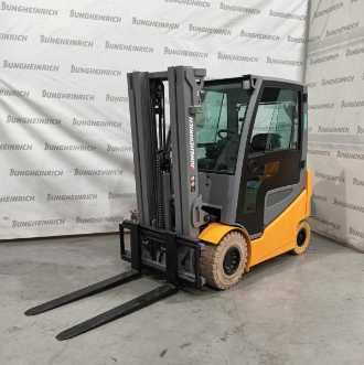 Použité vysokozdvižné vozíky JUNGHEINRICH EFG 425k SP G+E 115-440DZ ELEKTRO VIERRADFRONTSTAPLER (13049349) backdrop