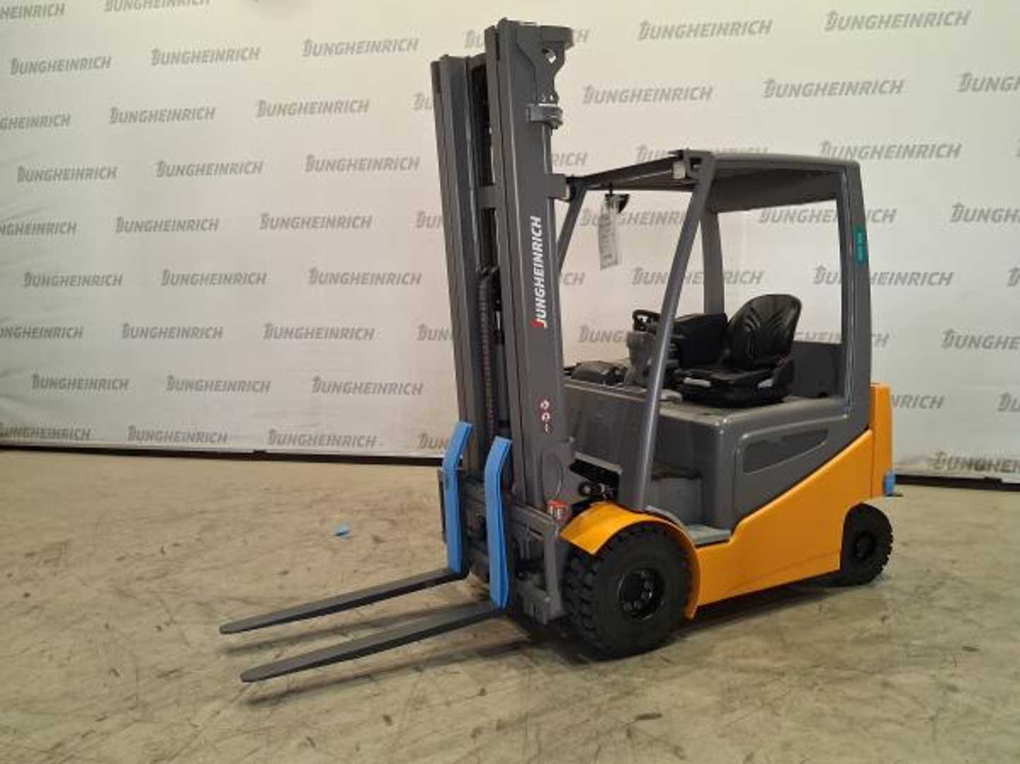 Použité vysokozdvižné vozíky JUNGHEINRICH EFG 425k SP GE115-600DZ ELEKTRO VIERRADFRONTSTAPLER (13067672)