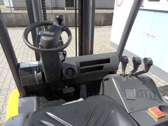Použité vysokozdvižné vozíky JUNGHEINRICH EFG 550 - Zinkenverstellgerät mit 2 m Gabeln ELEKTRO VIERRADFRONTSTAPLER (13065163)
