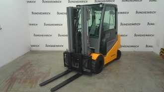 Použité vysokozdvižné vozíky JUNGHEINRICH EFG S30 SP G+E 115- 440 DZ ELEKTRO VIERRADFRONTSTAPLER (13017665) backdrop