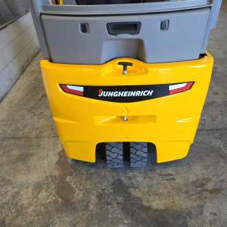 Použité vysokozdvižné vozíky JUNGHEINRICH EFG216K G115-550DZ ELEKTRO DREIRADFRONTSTAPLER (13059557)