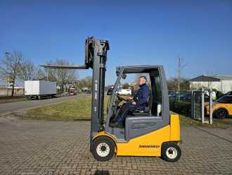Použité vysokozdvižné vozíky JUNGHEINRICH EFG430K ELEKTRO VIERRADFRONTSTAPLER (13042841)