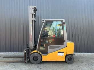 Použité vysokozdvižné vozíky JUNGHEINRICH EFGS30 ELEKTRO VIERRADFRONTSTAPLER (13060495)