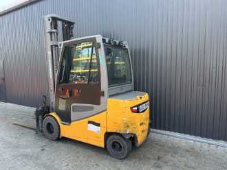 Použité vysokozdvižné vozíky JUNGHEINRICH EFGS30 ELEKTRO VIERRADFRONTSTAPLER (13060495)