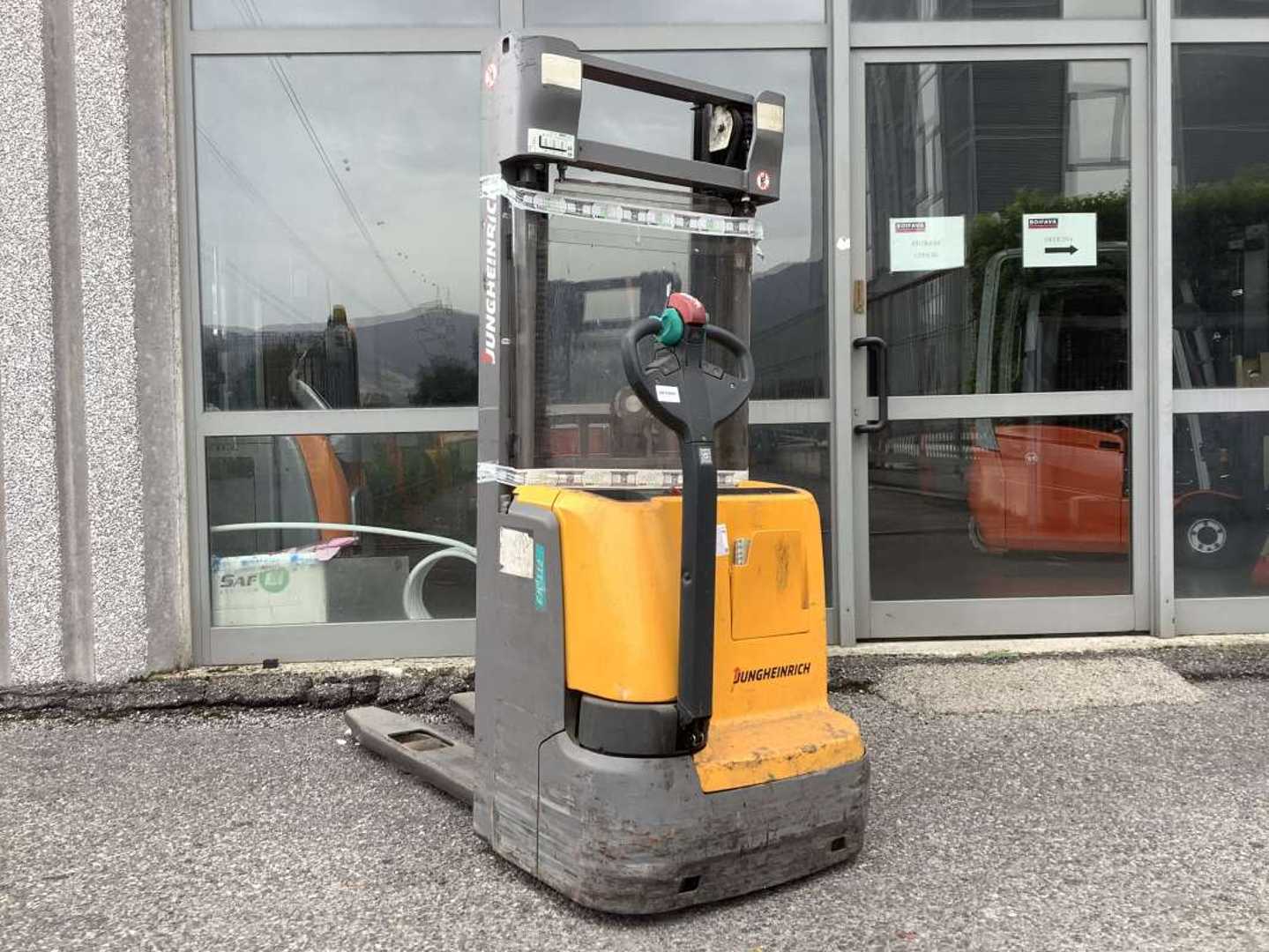 Použité vysokozdvižné vozíky JUNGHEINRICH EJC 112 ELEKTRO HOCHHUBWAGENDEICHSEL (13064815)