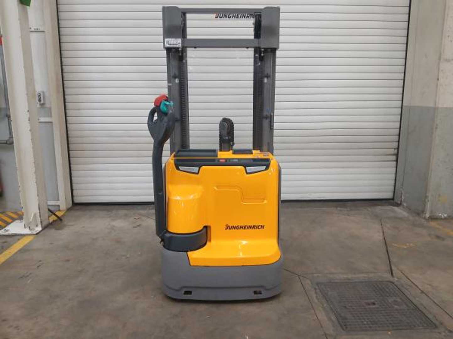 Použité vysokozdvižné vozíky JUNGHEINRICH EJC 214 430DZ ELEKTRO HOCHHUBWAGENDEICHSEL (13072260)