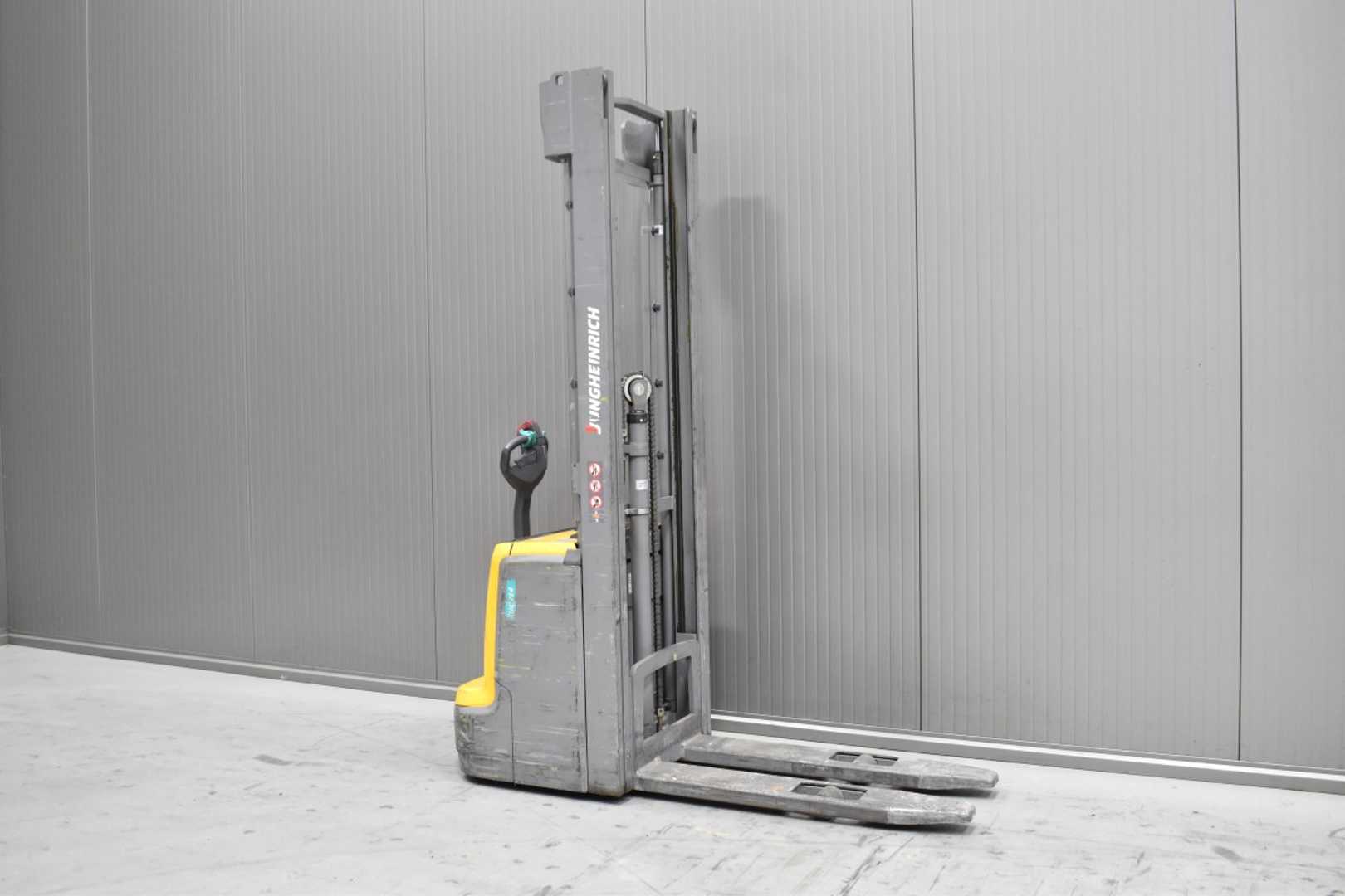 Použité vysokozdvižné vozíky JUNGHEINRICH EJC 214 /58979/ ELEKTRO HOCHHUBKOMMISSIONIERER (13070404)
