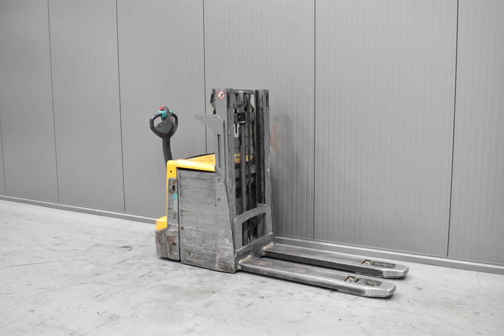 Použité vysokozdvižné vozíky JUNGHEINRICH EJD 222 /58962/ ELEKTRO HOCHHUBKOMMISSIONIERER (13070625)