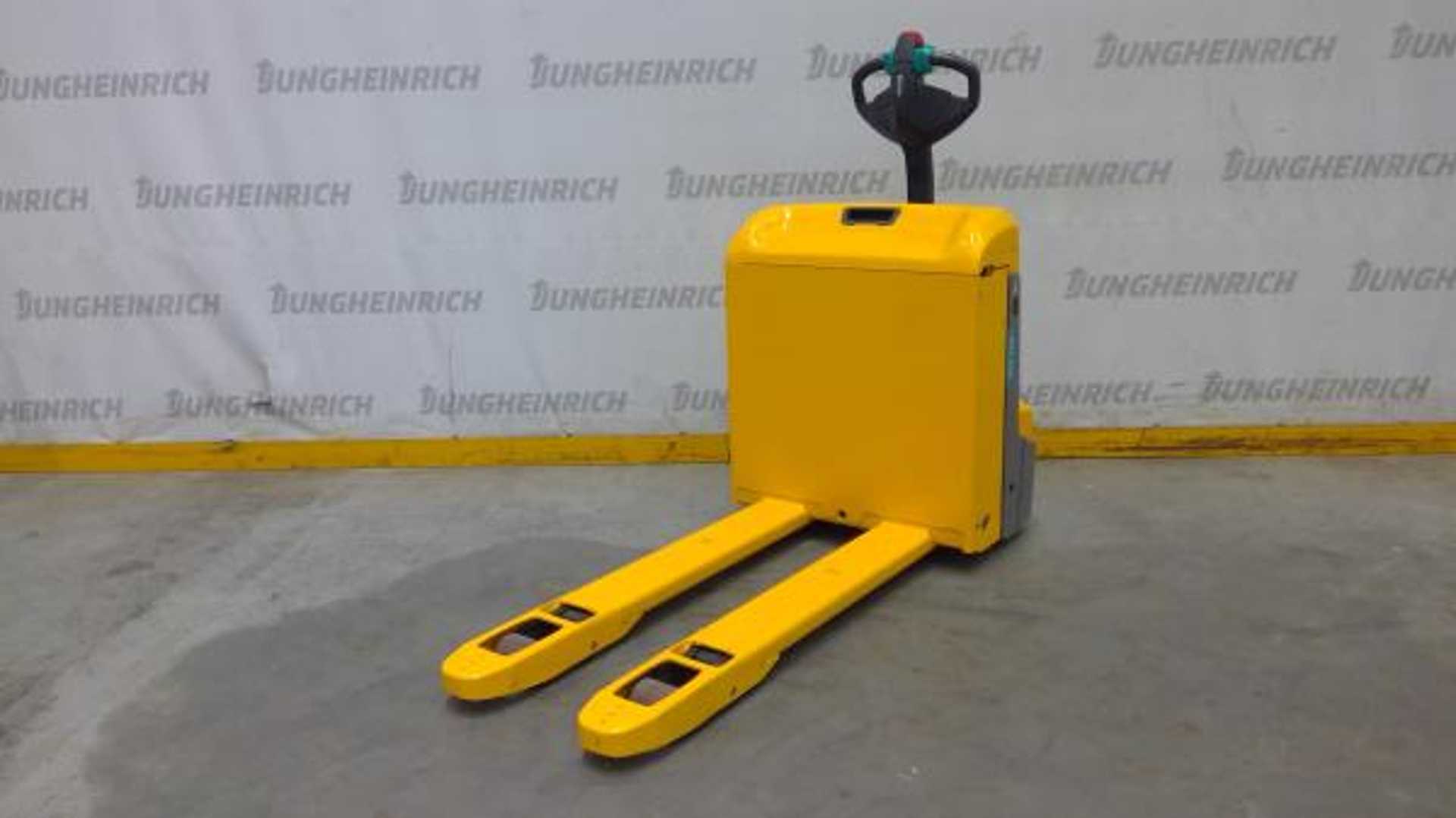 Použité vysokozdvižné vozíky JUNGHEINRICH EJE 114 115 53K Pro Trac ELEKTRO NIEDERHUBWAGENDEICHSEL (13032445)