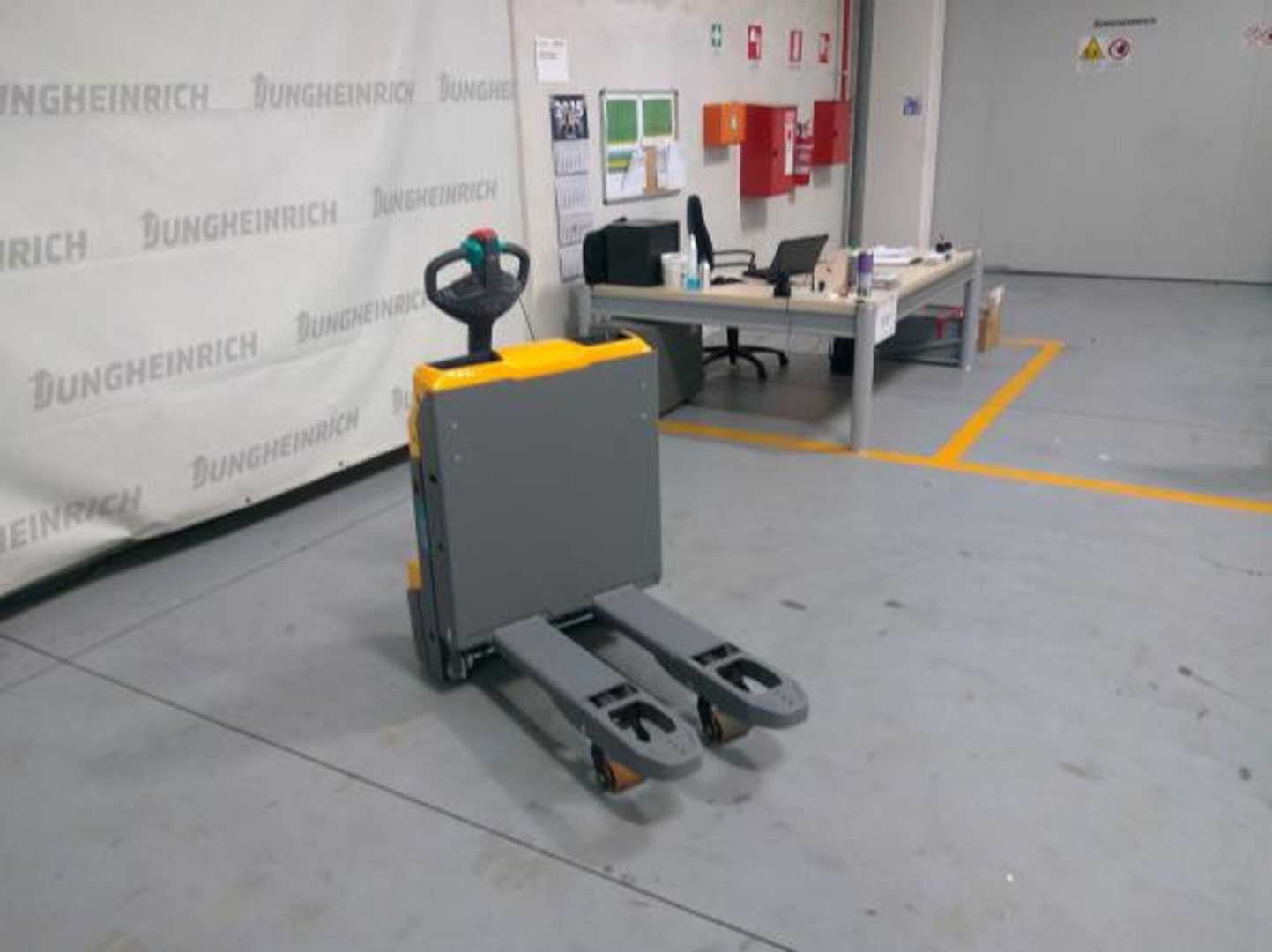 Použité vysokozdvižné vozíky JUNGHEINRICH EJE 116i ELEKTRO NIEDERHUBWAGENDEICHSEL (13015180)