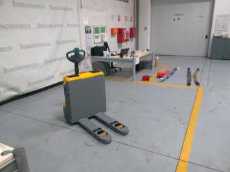 Použité vysokozdvižné vozíky JUNGHEINRICH EJE 116i ELEKTRO NIEDERHUBWAGENDEICHSEL (13015182) backdrop