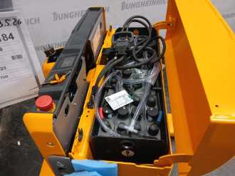 Použité vysokozdvižné vozíky JUNGHEINRICH EJE 118 33 100 67 ELEKTRO NIEDERHUBWAGENDEICHSEL (13074081)