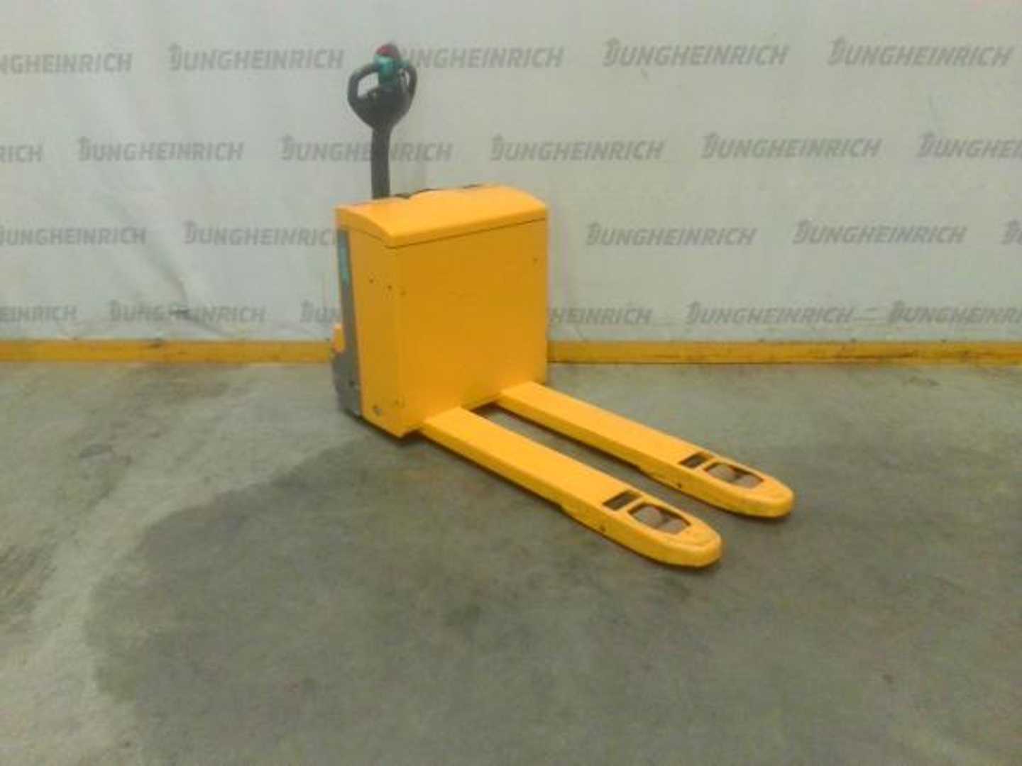 Použité vysokozdvižné vozíky JUNGHEINRICH EJE 120-115-54M ELEKTRO NIEDERHUBWAGENDEICHSEL (12930277)