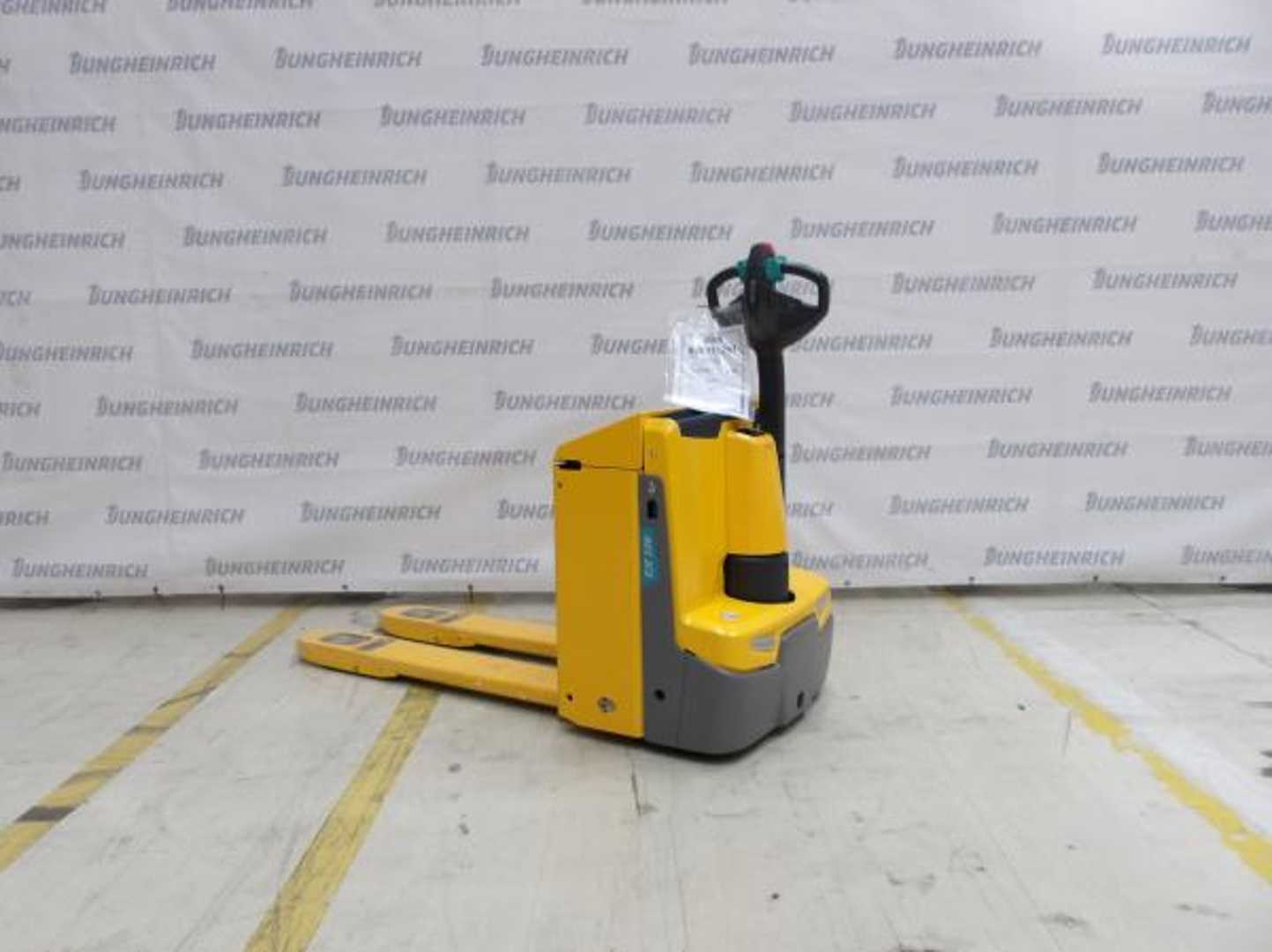 Použité vysokozdvižné vozíky JUNGHEINRICH EJE 120 115-55 ELEKTRO NIEDERHUBWAGENDEICHSEL (13074063)